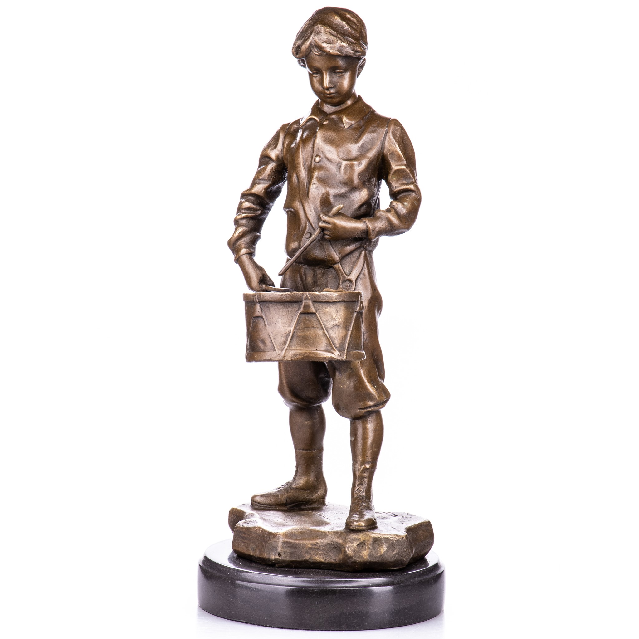 Fiú dobbal - bronz szobor képe